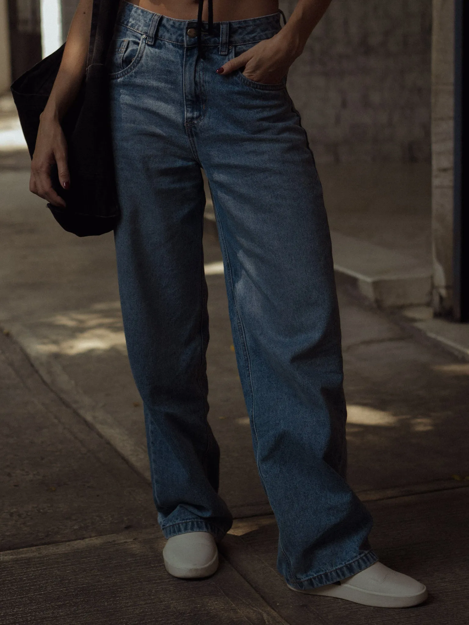 CLASSIC JEAN - MEDIUM BLUE