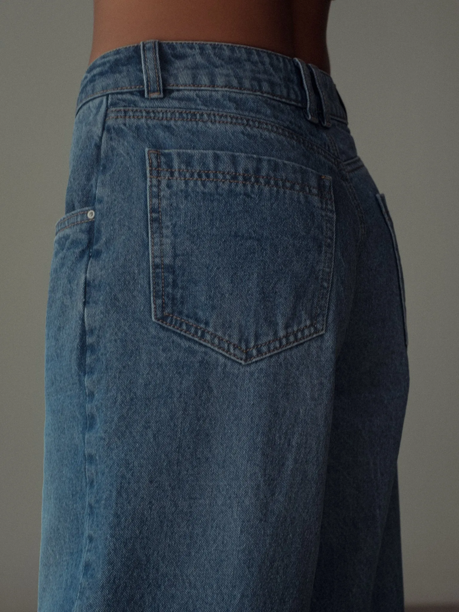 CLASSIC JEAN - MEDIUM BLUE