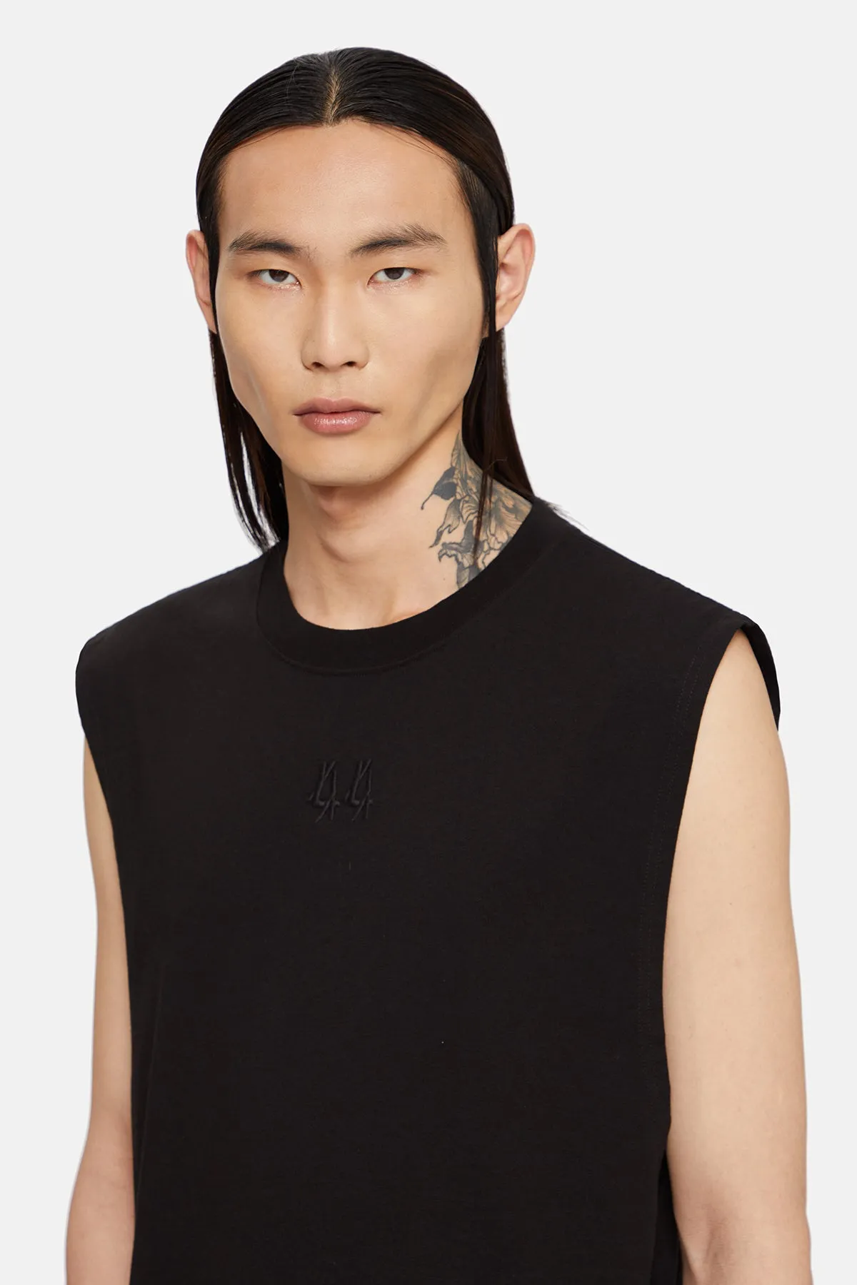 CLASSIC SLEEVELESS