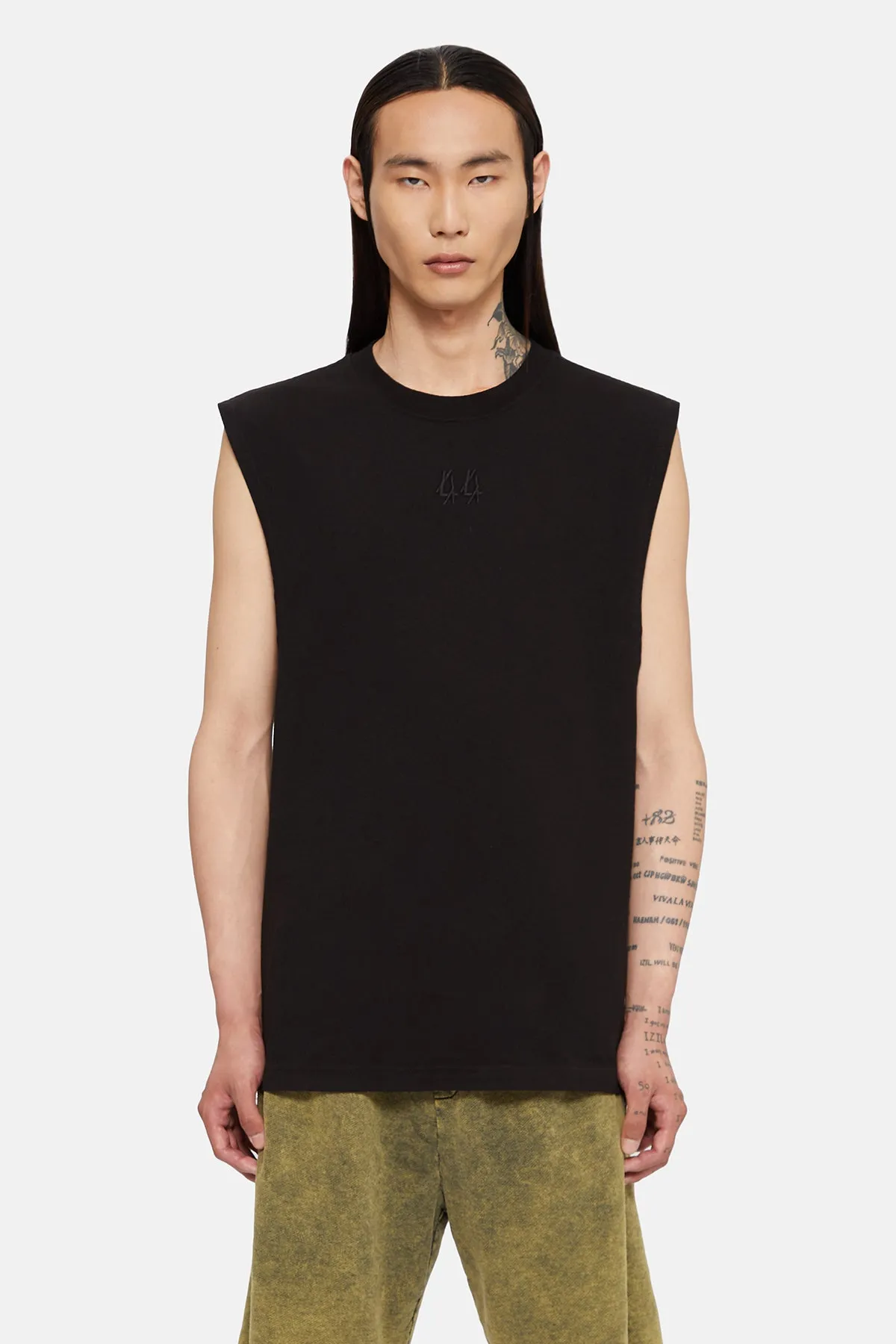 CLASSIC SLEEVELESS