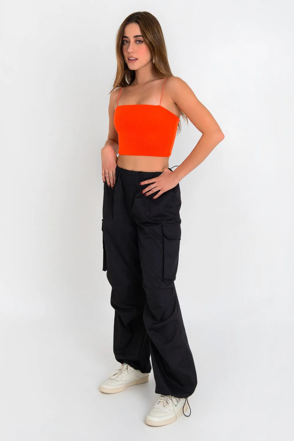 Crop top bandeau con tirantes