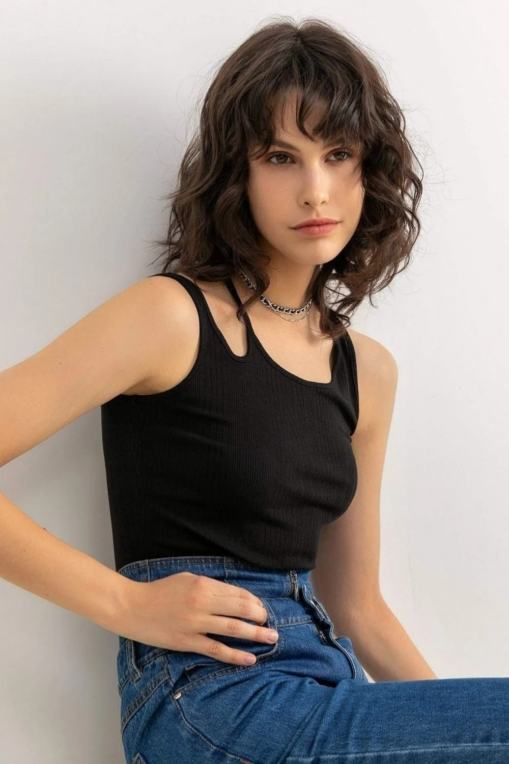 Cut Detail At Shoulder Crop Top