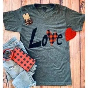 LOVE PLAID HEART CHARCOAL V-NECK