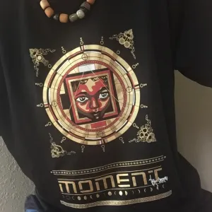 MOMENT SHORT SLEEVE SHIRT