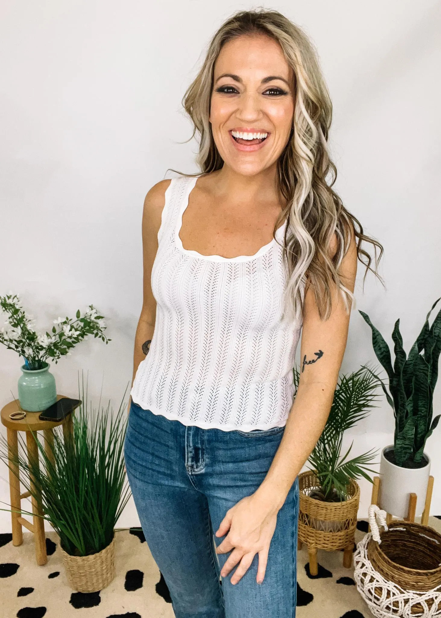 Scallop Edge Sleeveless Knit Tank Top