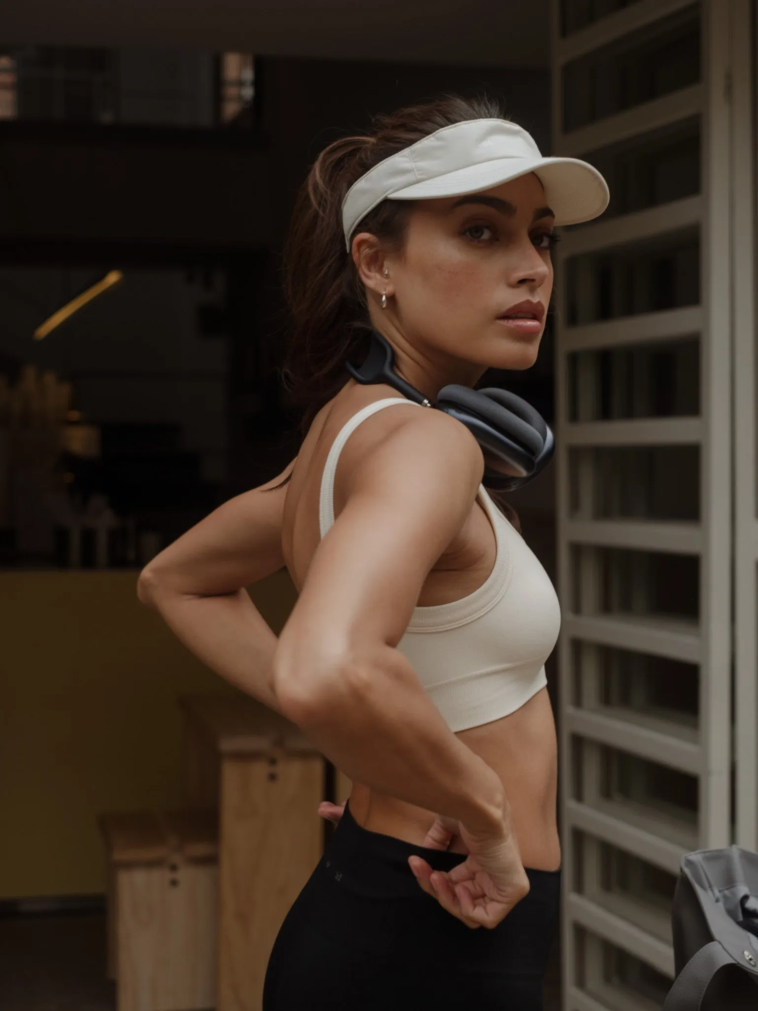 SOFT SEAMLESS CROP TOP  - VANILLA